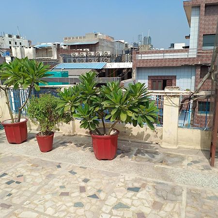 Hotel Majors Den Нью-Дели Экстерьер фото