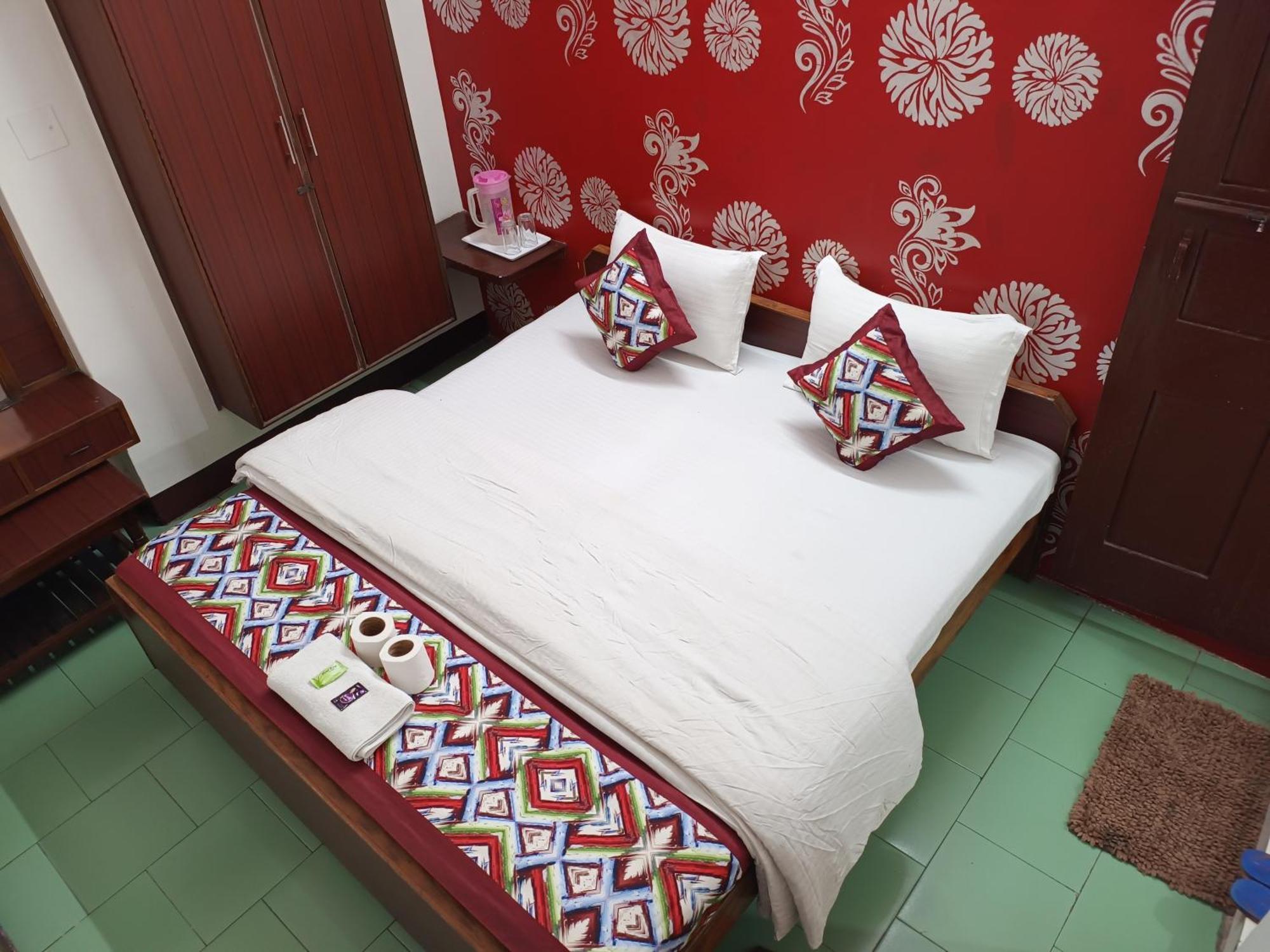 Hotel Majors Den Нью-Дели Экстерьер фото